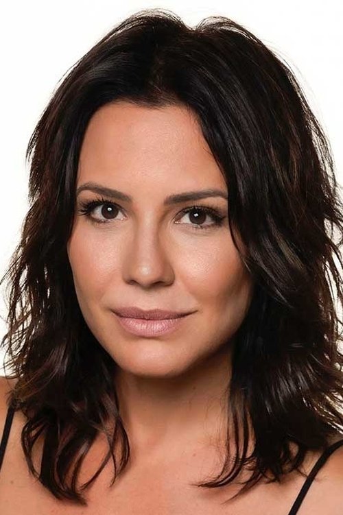 Juliana Knust profile