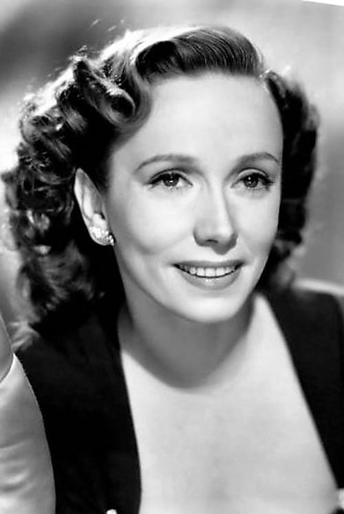 Mila Parély profile