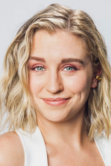 Taylor Misiak profile