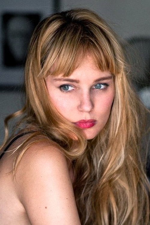 Photo of Valentine Payen, Acting
