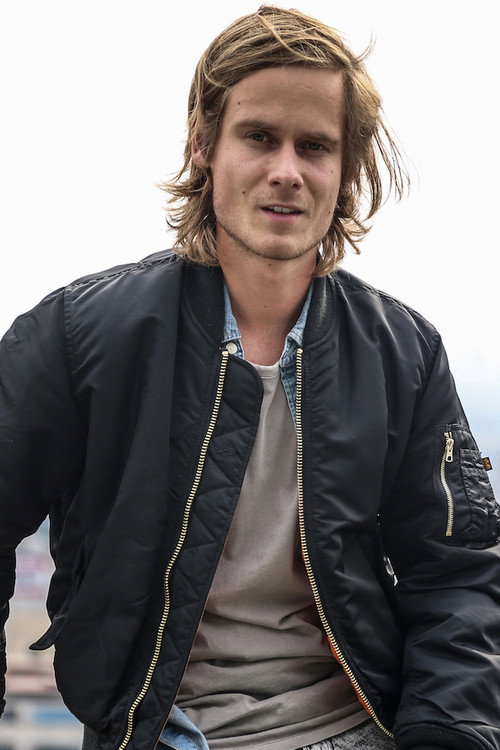 Photo of Eivaut Rischen, Acting