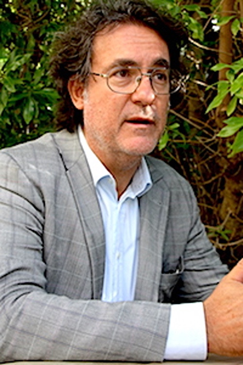 Photo of Manu Díez, Writing