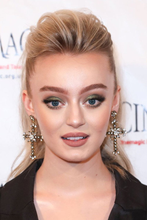 Photo of Savannah Kennick, Acting