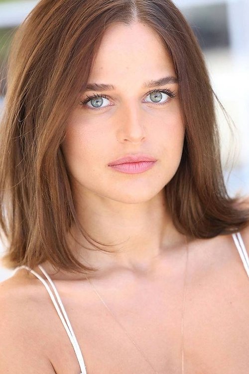 Stephanie Nur profile