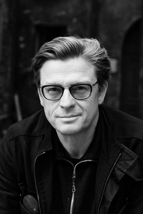 Photo of Hendrik Handloegten, Writing