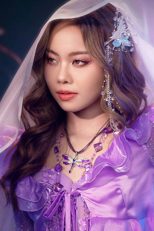 Sophia Mercado profile