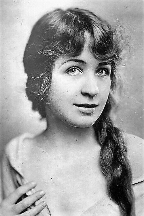 Photo of Helen MacKellar, Acting