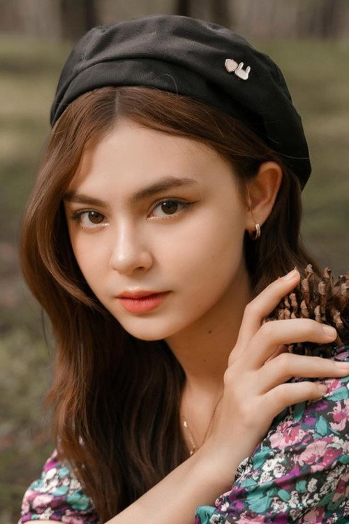 Photo of Marissa Lloyd, Acting
