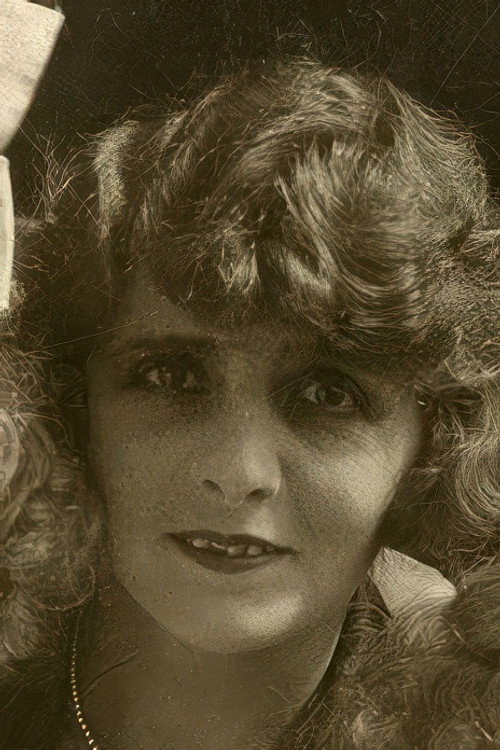 Photo of Violette Jyl, Acting