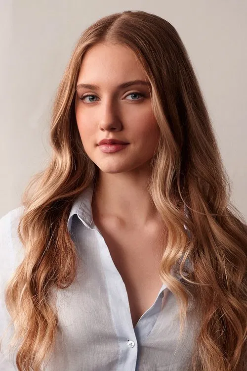 Photo of Nicole Volossetski, Acting