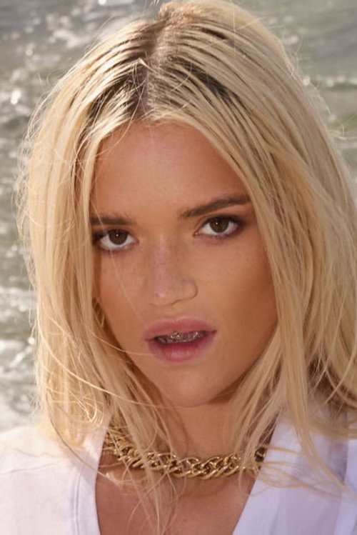 Photo of Era Queen, Acting