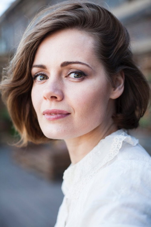 Photo of Anna Miklosh, Acting
