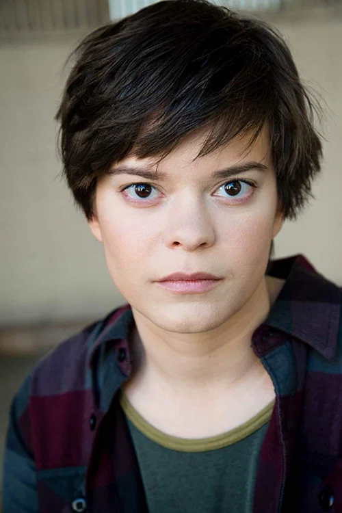 Photo of Elizabeth Hinkler, Acting