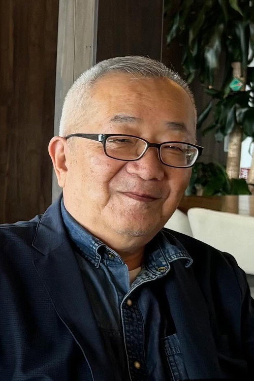 Photo of Hiroshi Kashiwabara, Writing