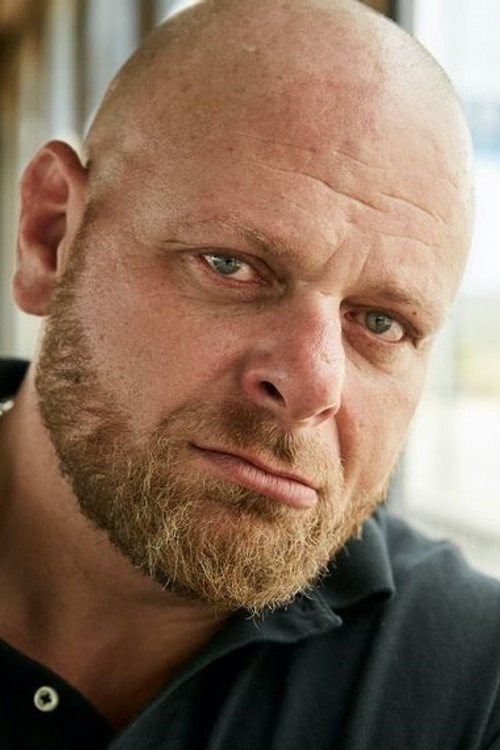 Photo of Alex Czerwinski, Acting
