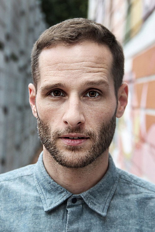 Photo of Lee Rychter, Acting
