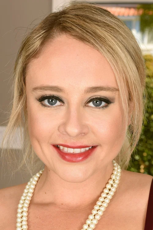Photo of Elle McRae, Acting
