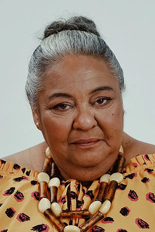 Aline Marta Maia profile