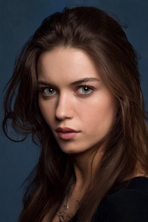 Afra Saraçoğlu profile