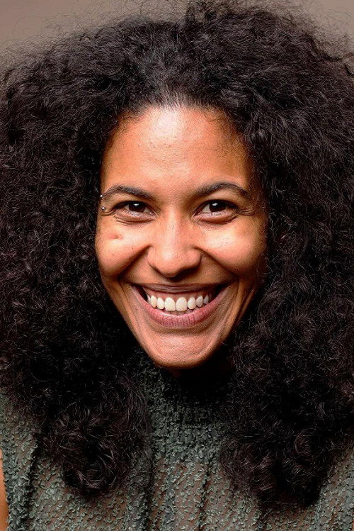 Photo of Isamara Castilho, Acting