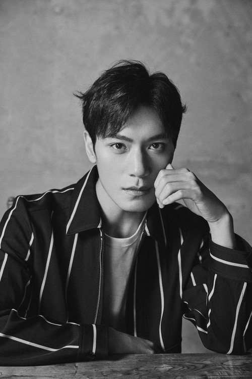 Photo of Min Jian, Acting