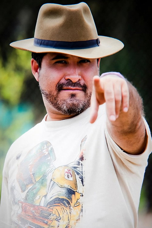 Photo of Miguel Salinas, Camera