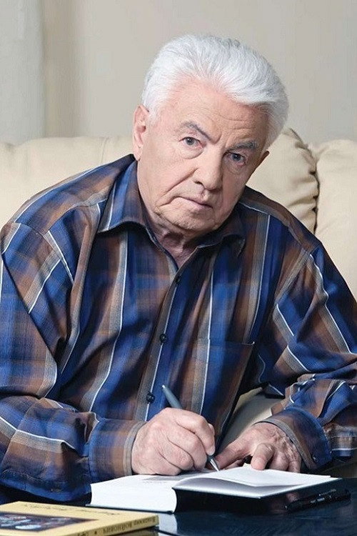 Photo of Vladimir Vojnovich, Writing