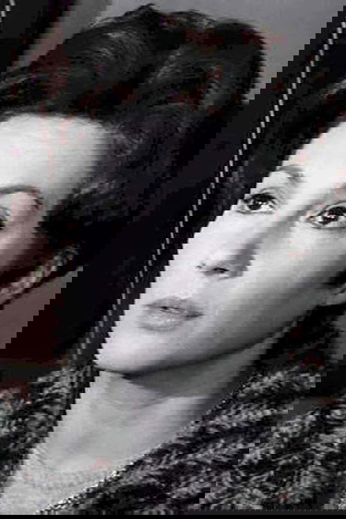 Nadine Alari profile