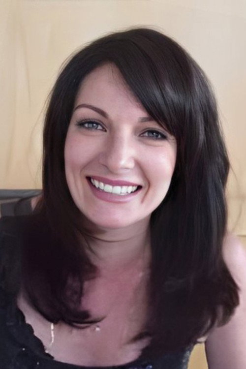Photo of Leanne Halloran, Acting