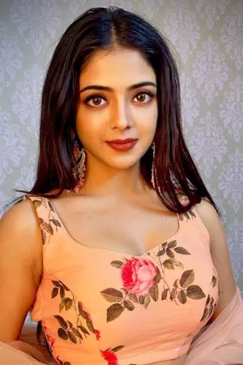 Khushi Dubey profile