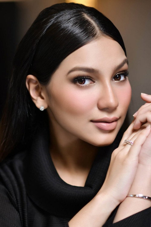 Elisya Sandha profile