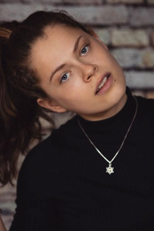 Photo of Shira Duizend, Acting