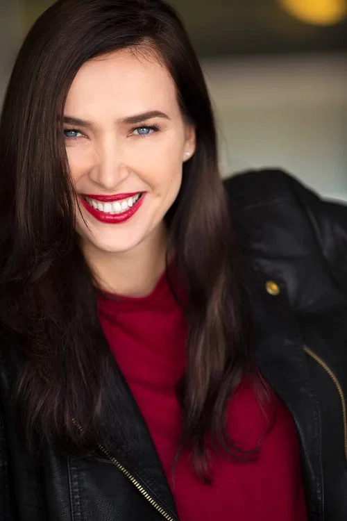Photo of Iris Svis, Acting