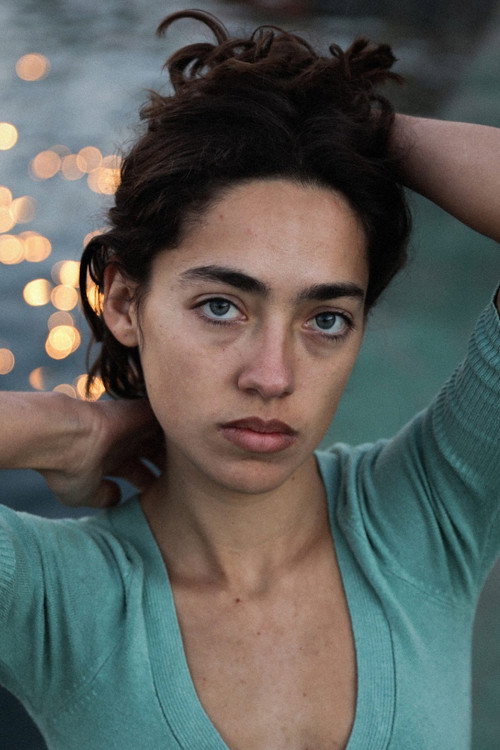 Photo of Isadora Alves, Acting