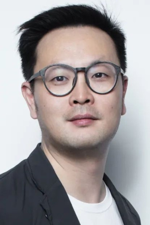 Photo of Lei Zhilong, Writing