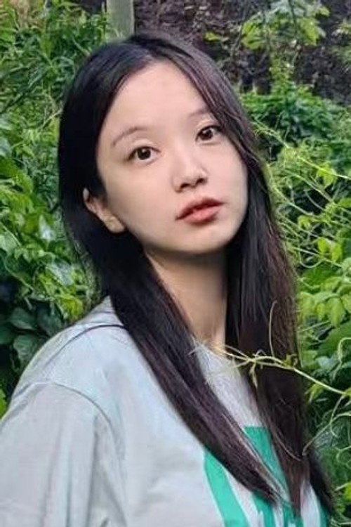 Photo of Yifan Shi, Writing