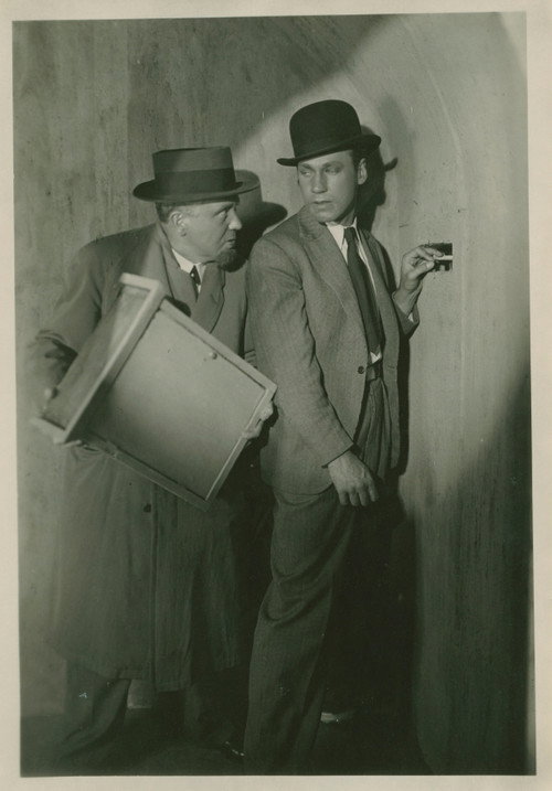 Movie poster for Tystnadens hus (1933)
