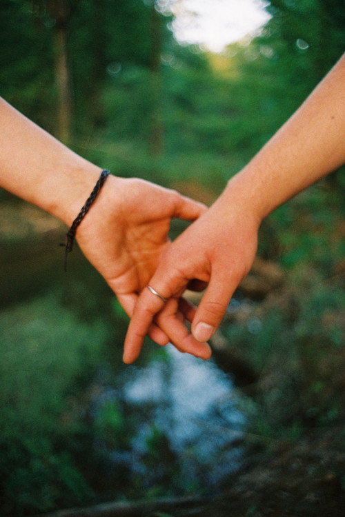 Movie poster for in between your hands