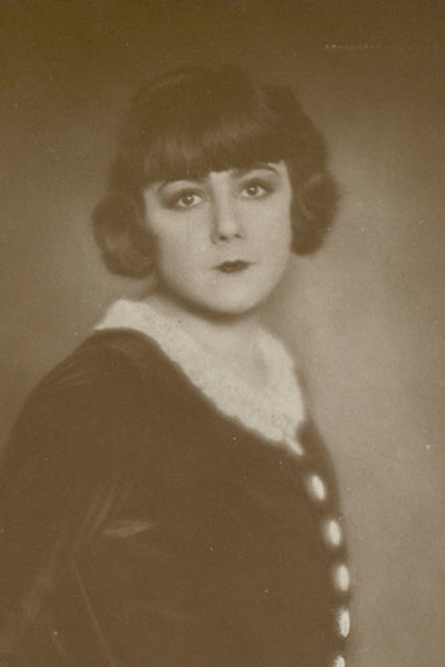 Photo of Lilly Flohr, Acting