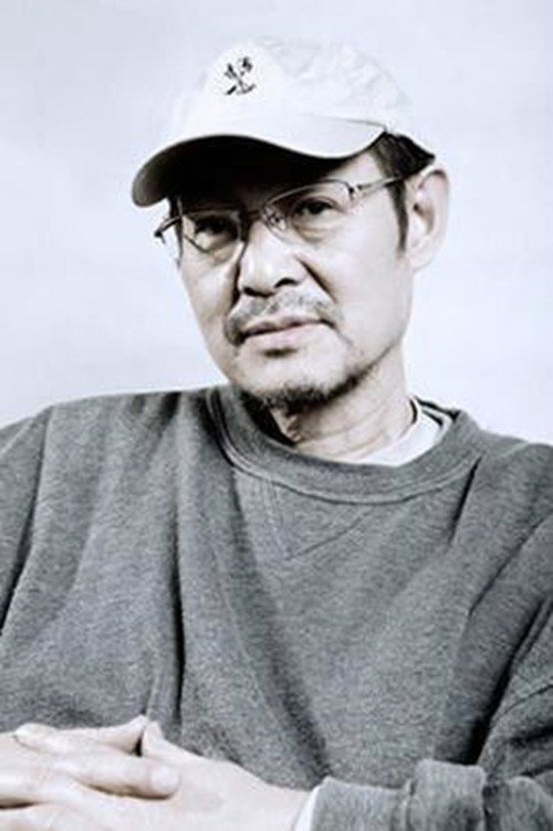 Photo of Lu Wei, Writing