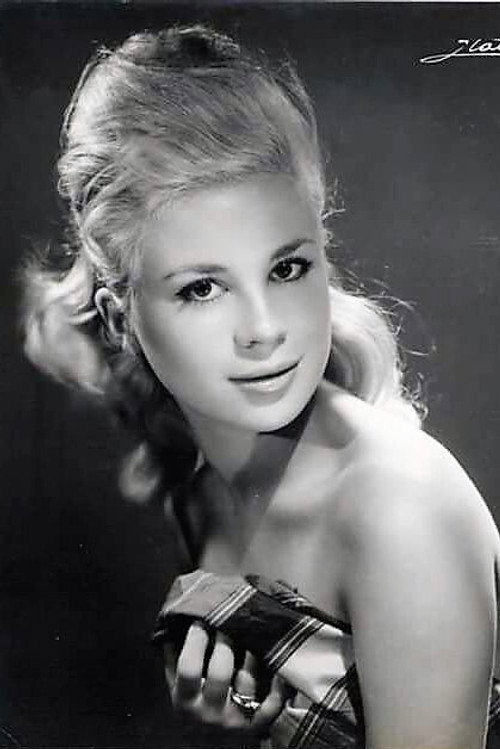 Photo of Mayra Rey, Acting