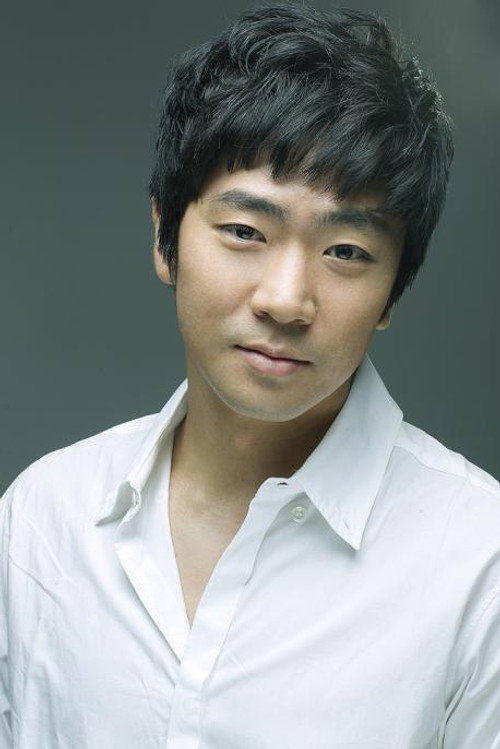 Photo of Song Yong-jin, Acting