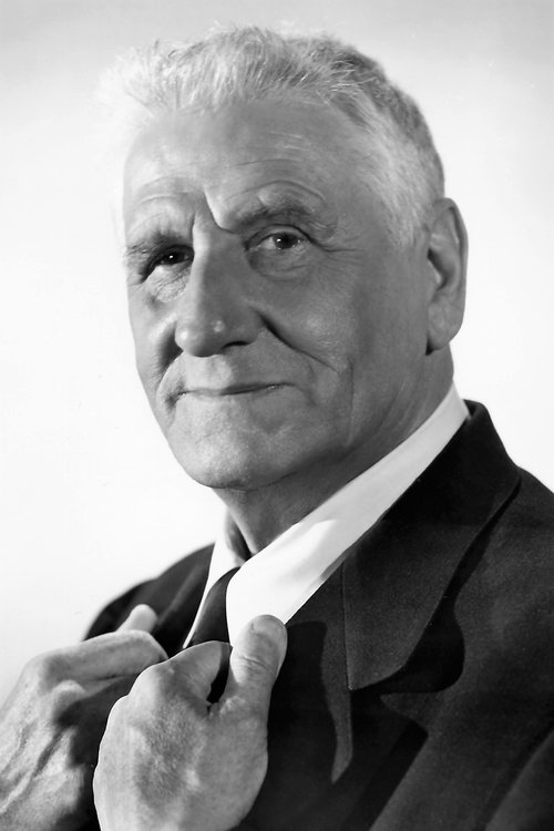 Finlay Currie profile