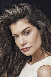 Alinne Moraes profile
