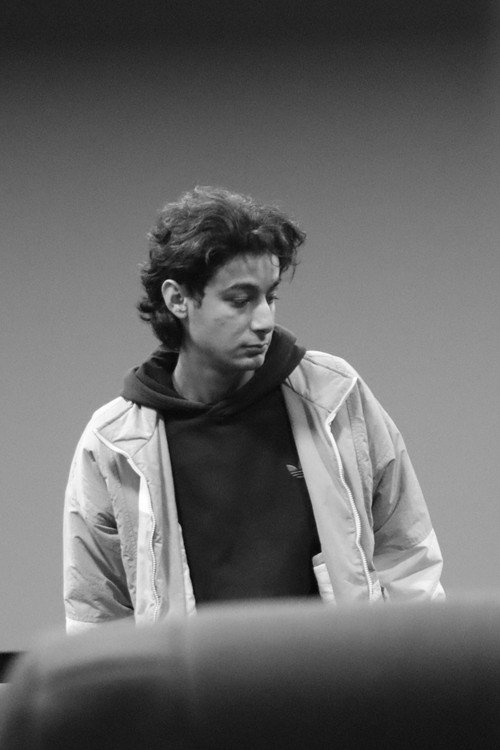 Photo of Niwar Hakari, Directing