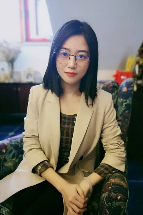 Photo of Yuqing Zhao, Writing