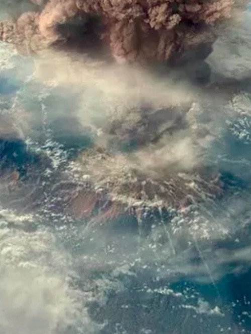 Movie poster for Le mystérieux volcan du Moyen Âge (2017)