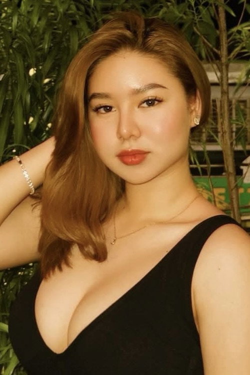 Photo of Czarina Chong, Acting