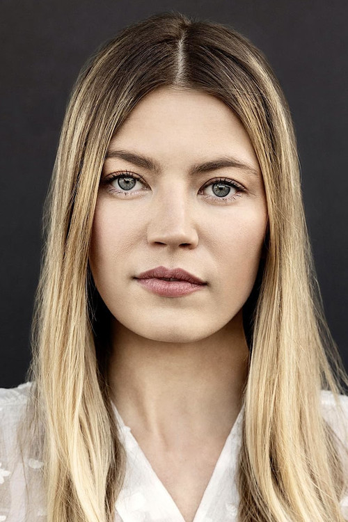 Photo of Hannah McKechnie, Acting