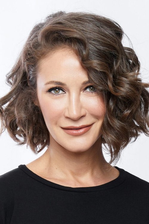 Photo of Ece Dizdar, Acting
